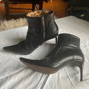 Dolce & Gabbana pointed toe high heeled bootie size 36.5